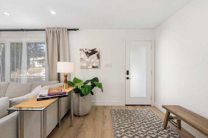Property Photo:  824 Canna Crescent SW  AB T2W 1N9 