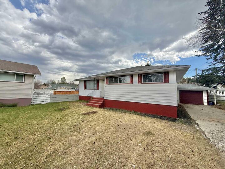 Property Photo:  114 Willow Drive  AB T7V 1E5 