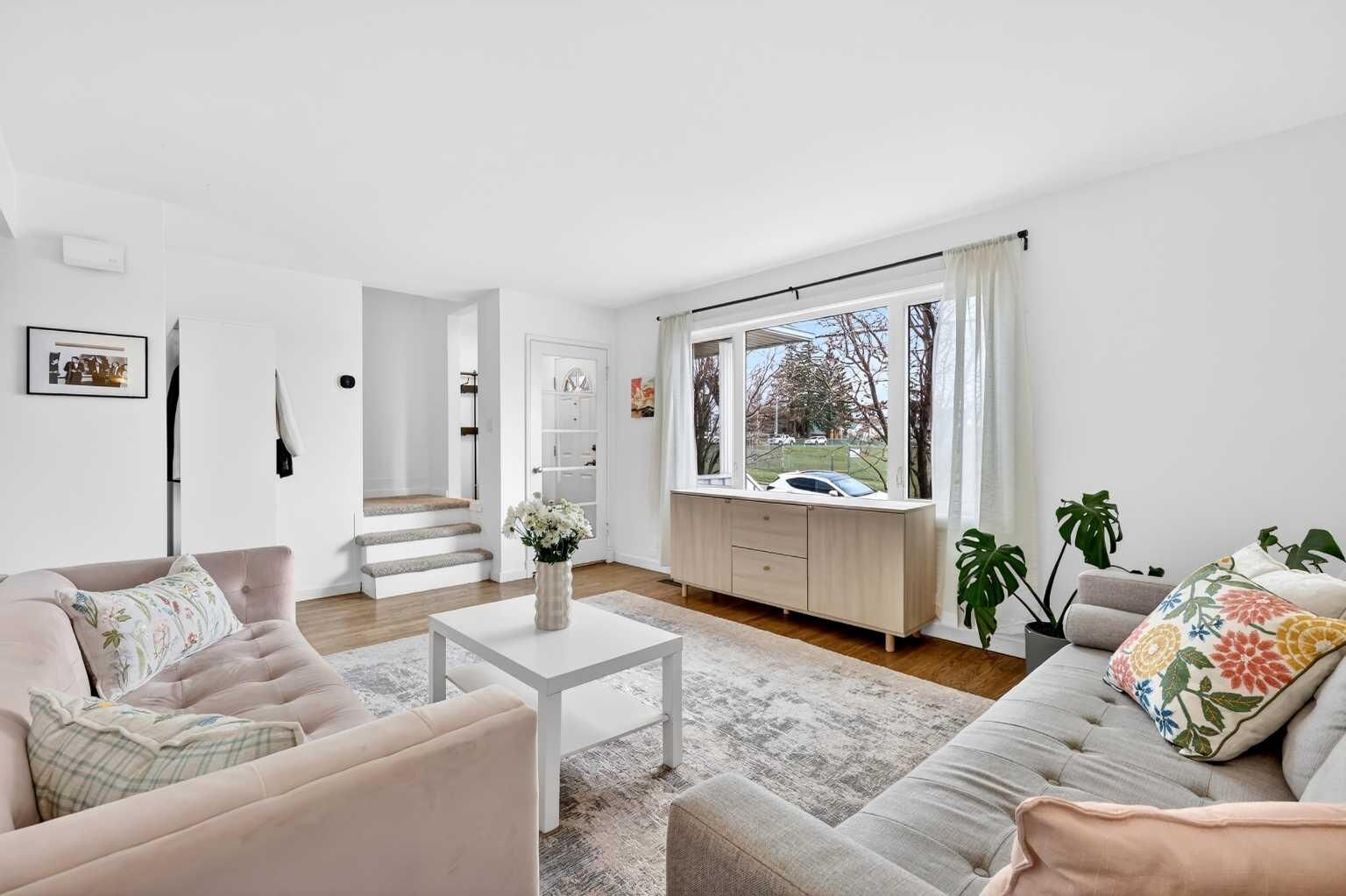 Property Photo:  465 Killarney Glen Court SW  AB T3E 7H4 