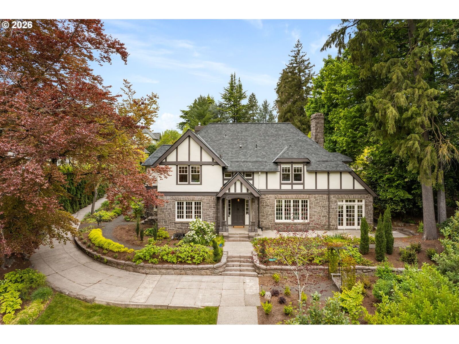 Property Photo:  6687 SE Scott Dr  OR 97215 