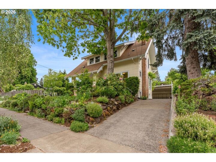 Property Photo:  304 NE 62nd Ave  OR 97213 