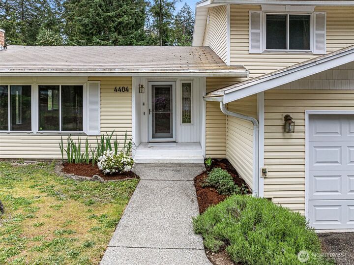 Property Photo: 4404 68th Street Ct NW WA 98335