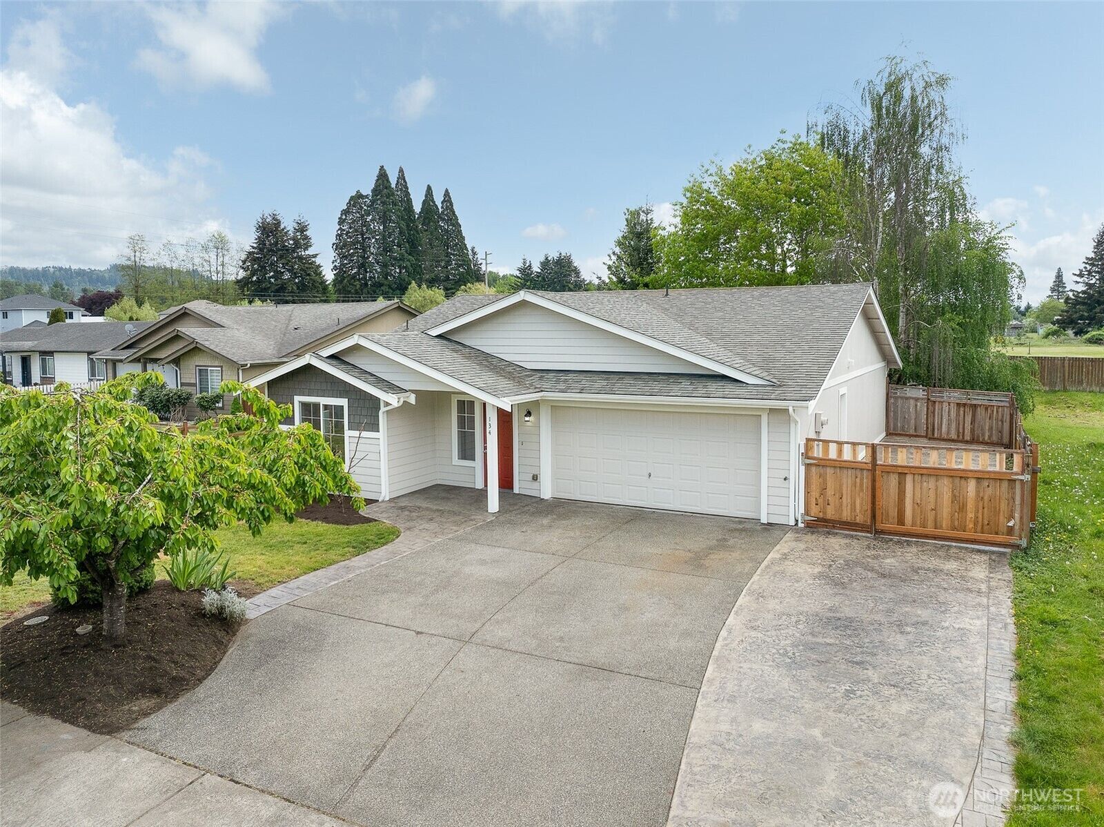 Property Photo:  134  5th Avenue SE  WA 98047 