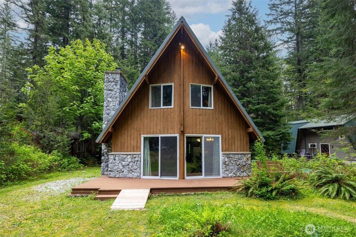 Property Photo:  6924  Baker Circle  WA 98244 