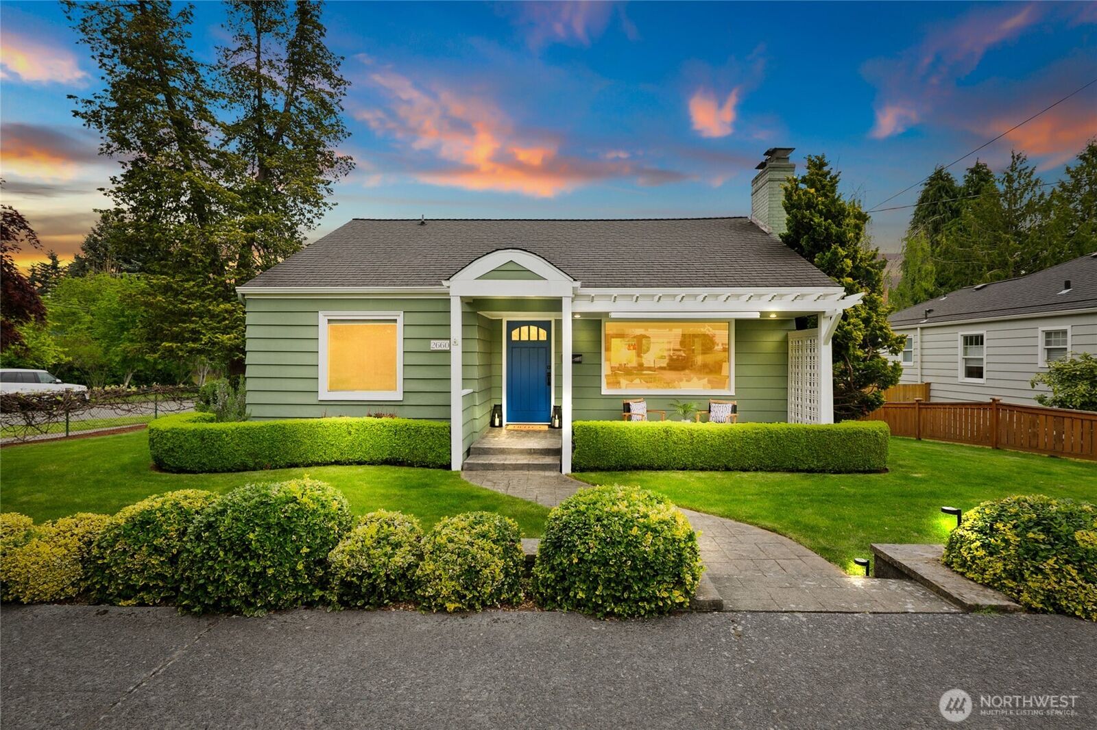 Property Photo:  2660  36th Avenue W  WA 98199 