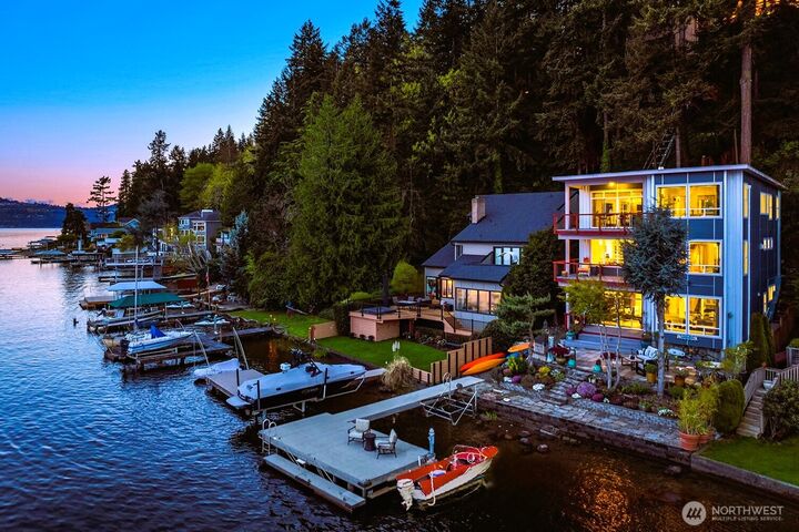 Property Photo: 2006 W Lake Sammamish Parkway NE WA 98052