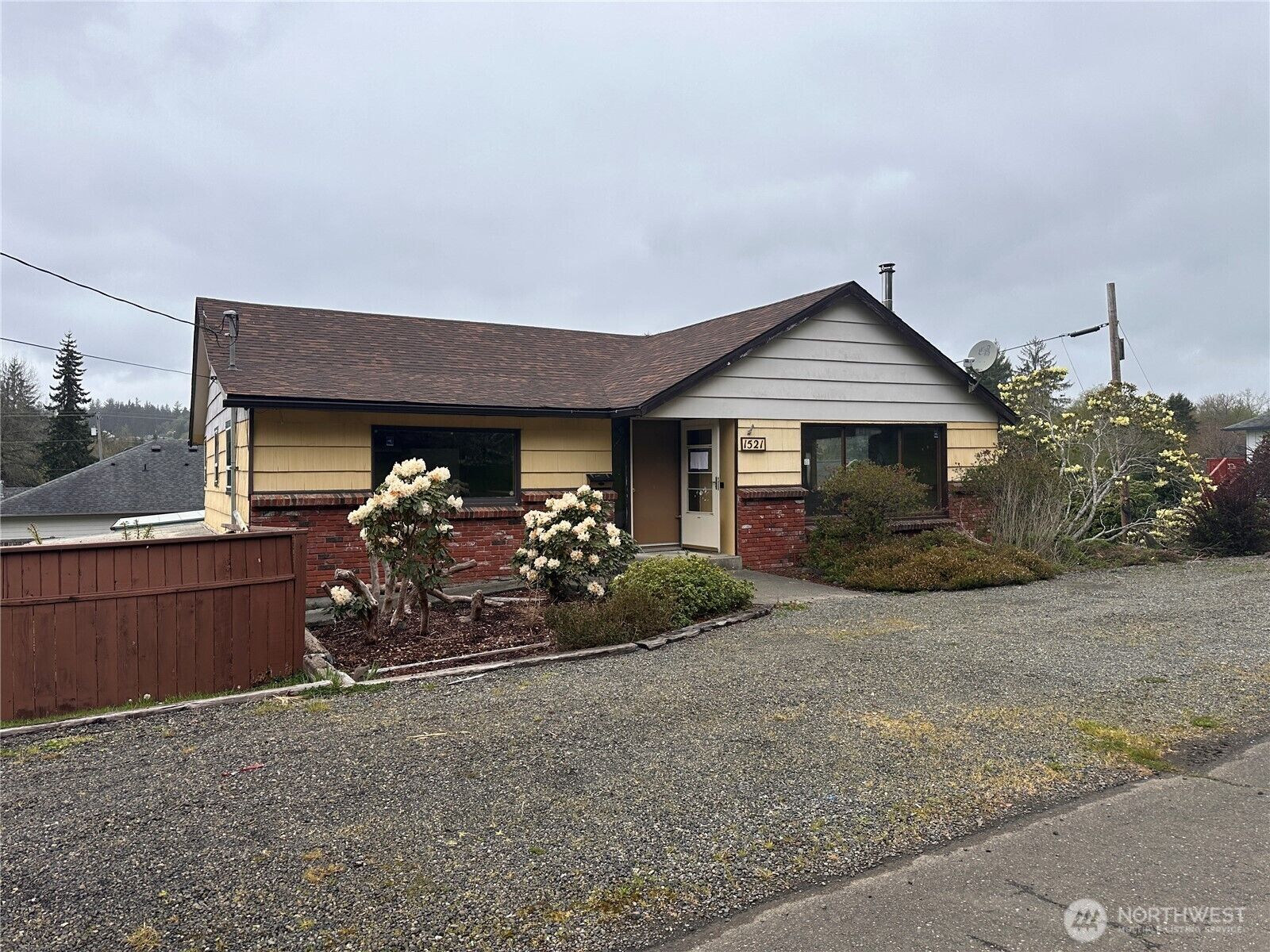 Property Photo:  1521  Laura Street  WA 98520 