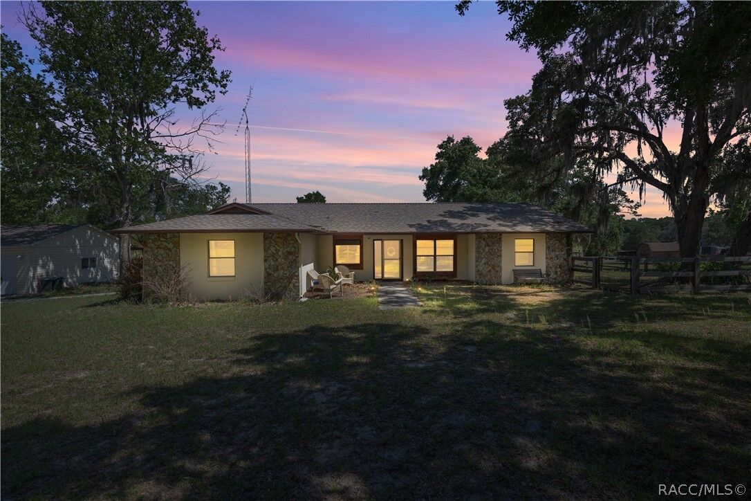 Property Photo:  3883 E Westwind Court  FL 34453 