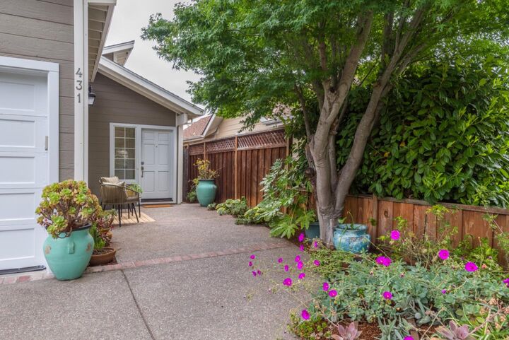 Property Photo:  431 Upton Street  CA 94062 