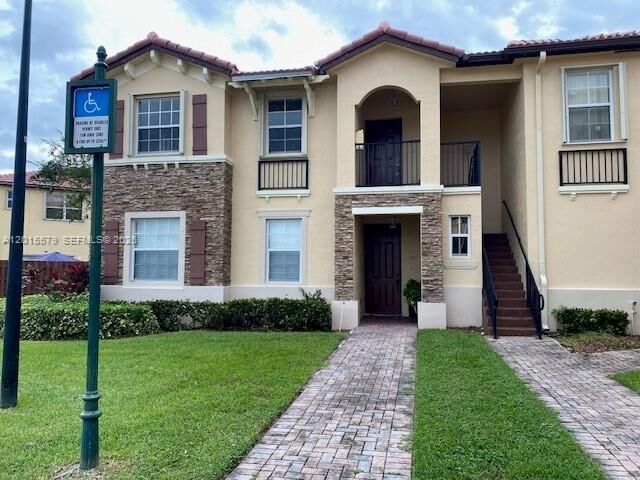 Property Photo:  3350 NE 13th Cir Dr 201-21  FL 33033 