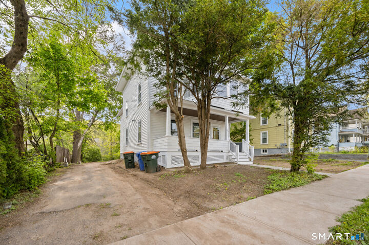 Property Photo:  326 Cook Avenue  CT 06451 