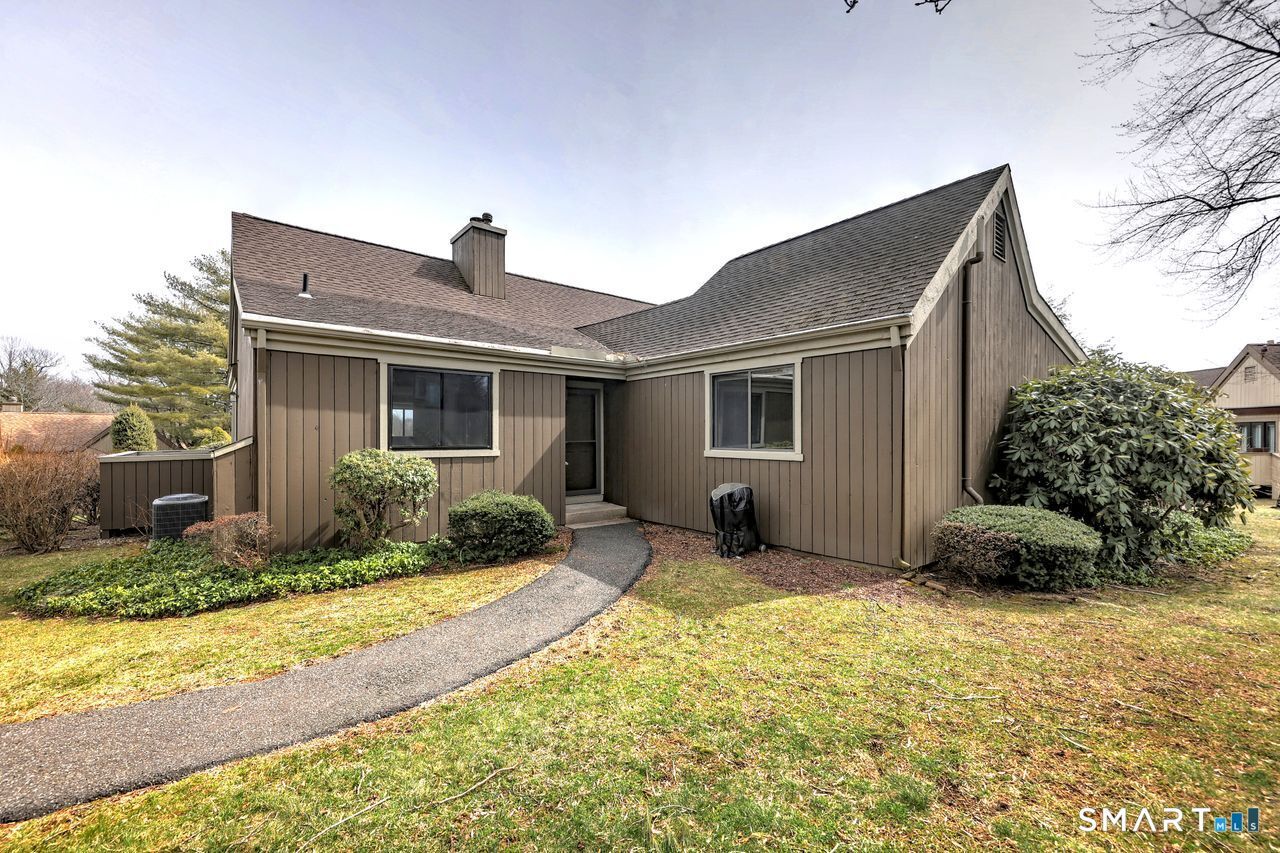 Property Photo:  132 Bison Lane B  CT 06614 