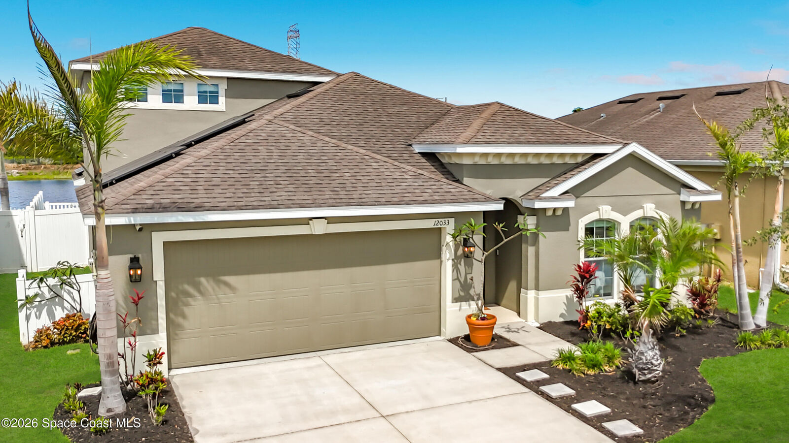 Property Photo:  12033 Grand Kempston Drive  FL 33534 