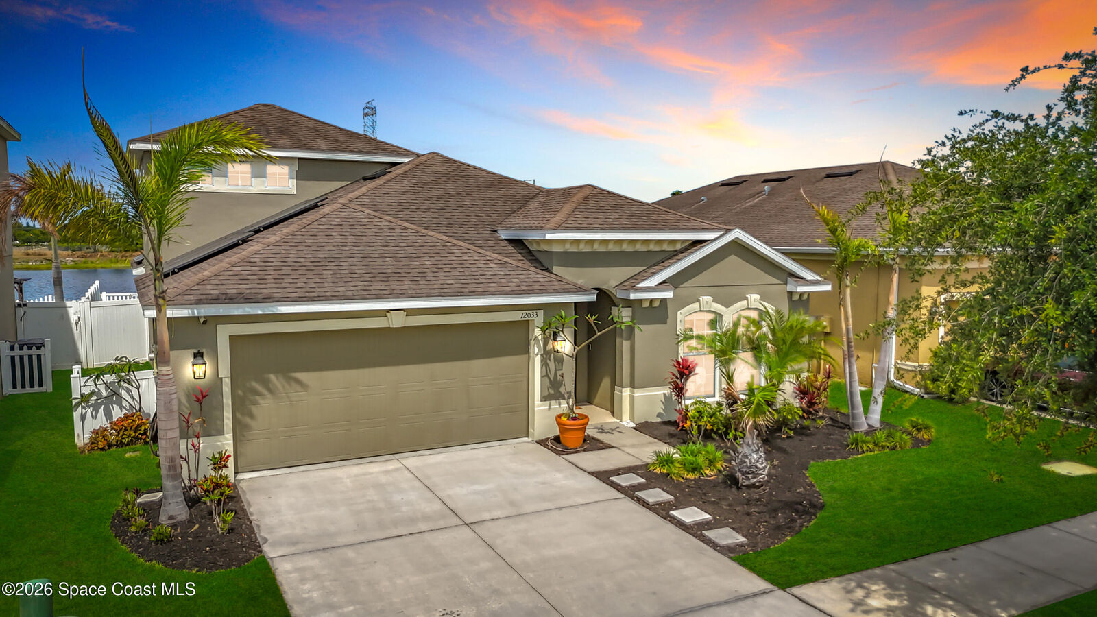 Property Photo:  12033 Grand Kempston Drive  FL 33534 