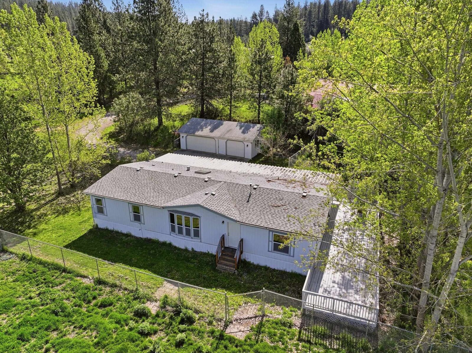 Property Photo:  8325 E Lindgren St  WA 99217 