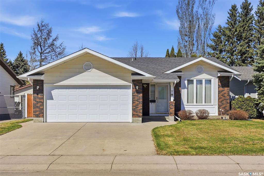 Photo de la propriété:  219 Bronson Way  SK S7J 5C9 