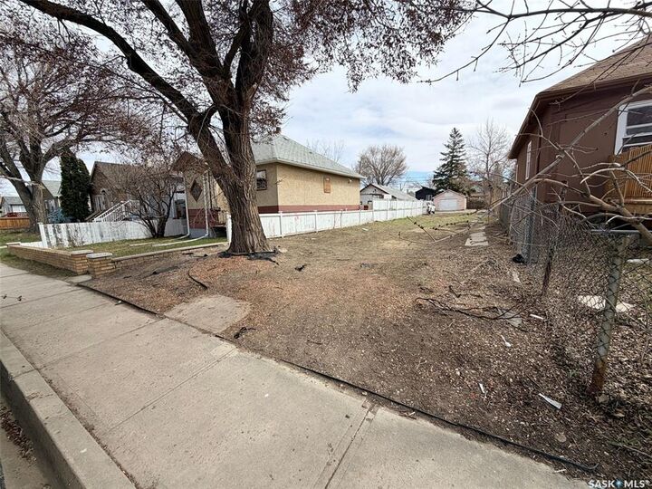 Property Photo:  1657 Toronto Street  SK S4P 1M3 