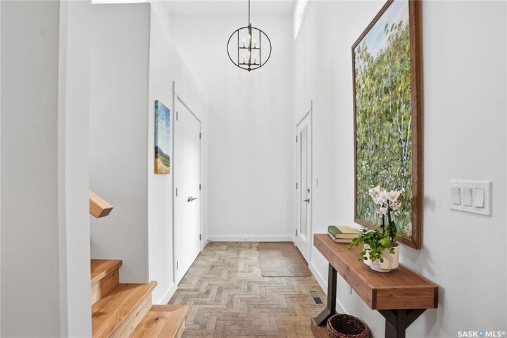 Photo de la propriété:  330 Hamm Way  SK S7V 0W3 