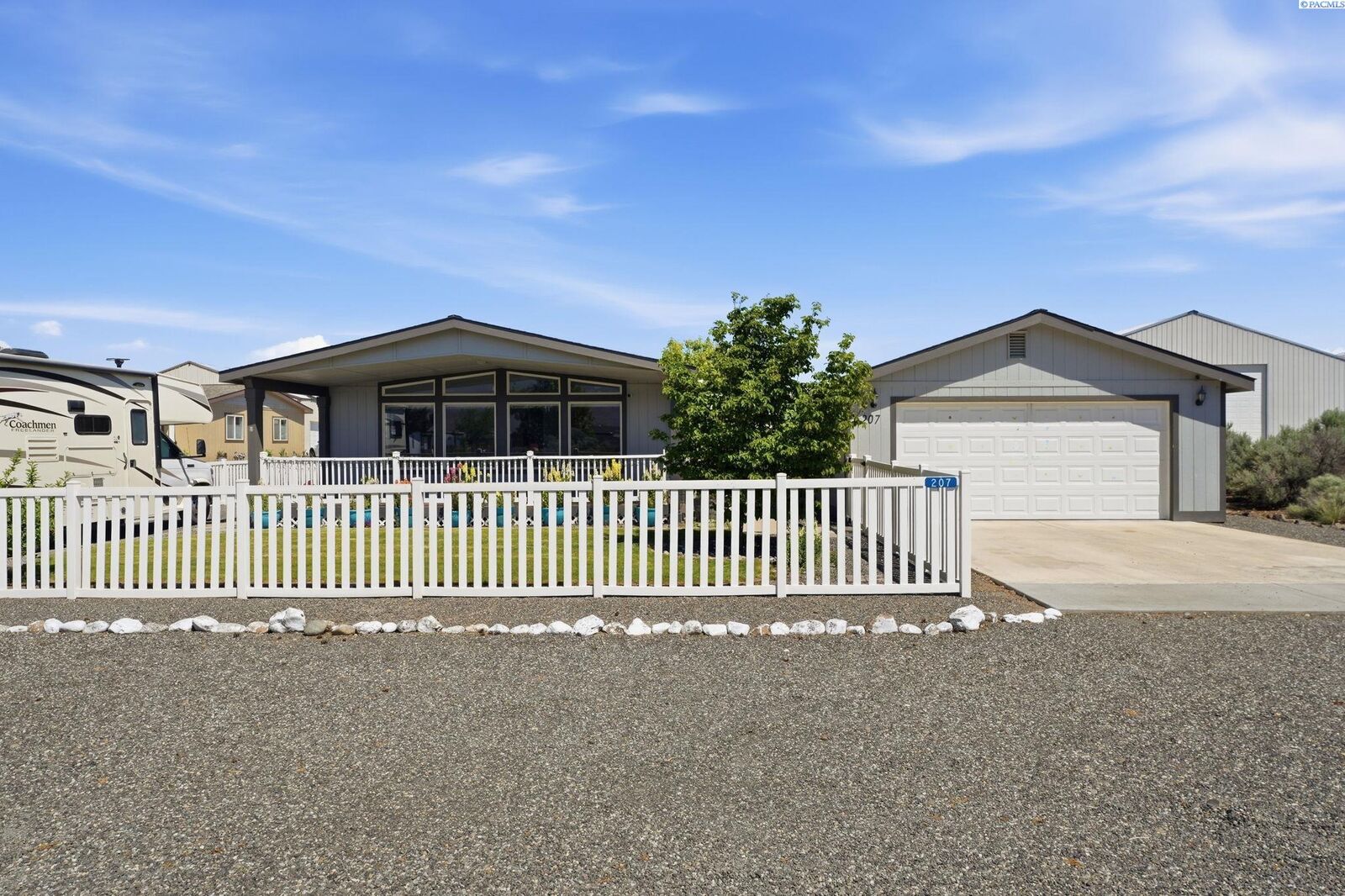 Property Photo:  207 SW Airport Way  WA 99349 