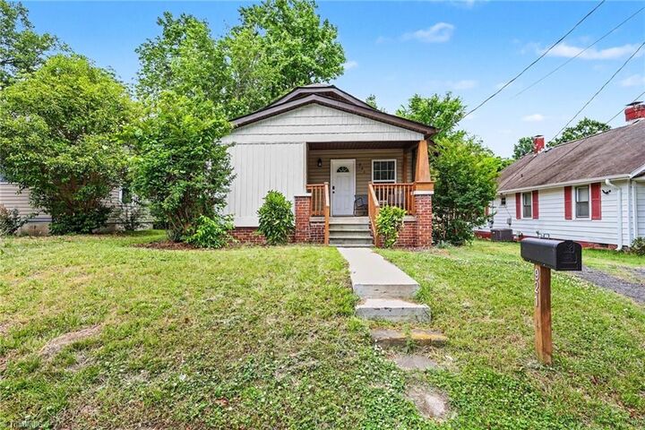Property Photo: 921 Pichard Street NC 27401