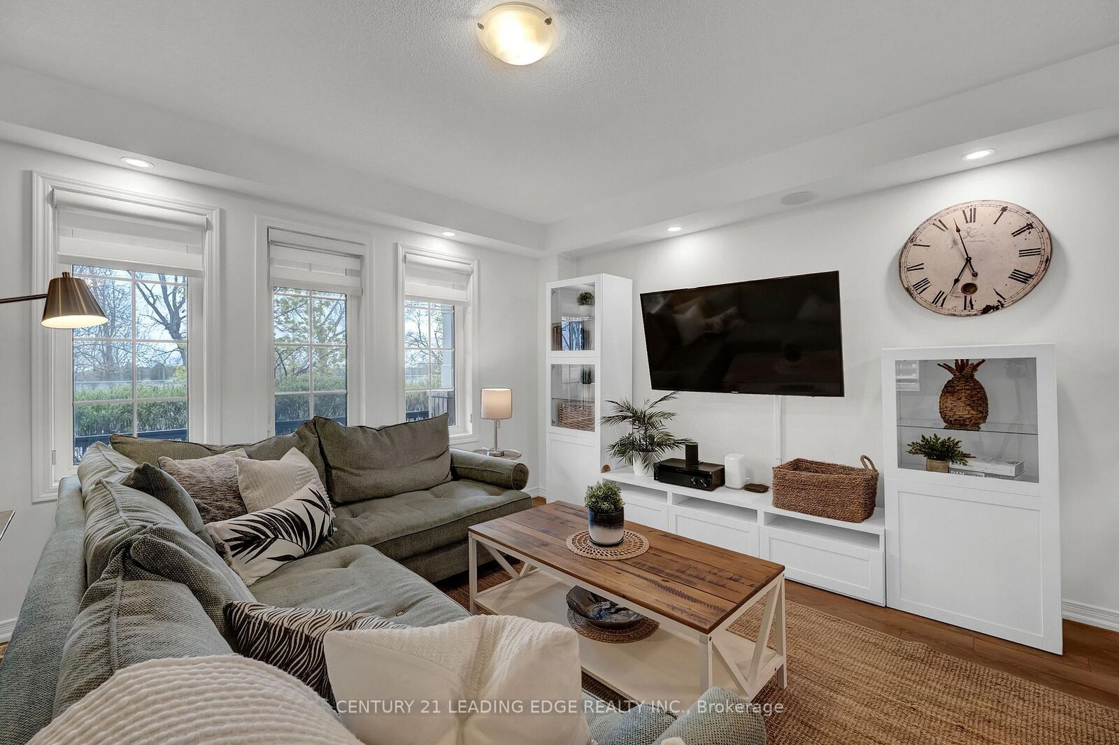 Property Photo:  178 Britannia Avenue W  ON L1L 0G9 