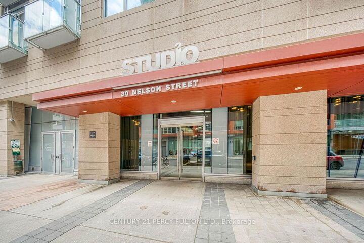 Photo de la propriété:  30 Nelson Street 323  ON M5V 0H5 