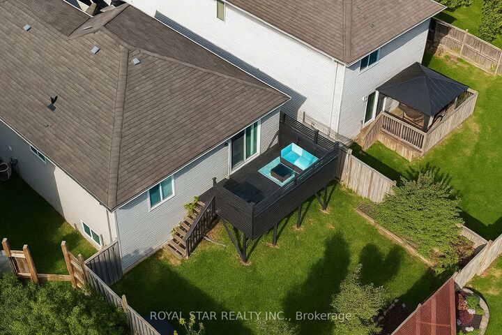 Property Photo: 3 Kerr Crescent ON N5C 4H2