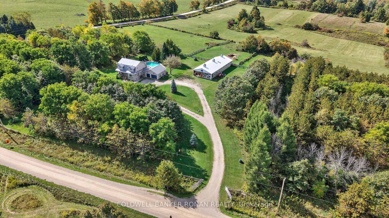 Photo de la propriété:  755310 2nd Line  ON L9V 1B2 