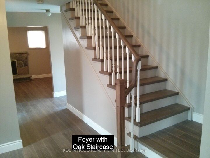 Property Photo: 1953 Owlsnest Lane ON L4W 2J1