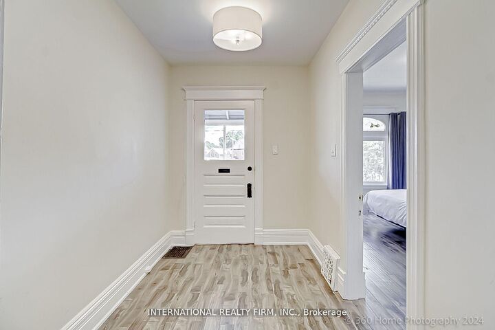 Property Photo: 304 Innisfil Street ON L4N 3G3