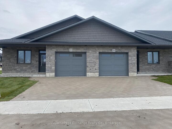 Property Photo:  24 Mercedes Crescent N  ON N2Z 1G8 