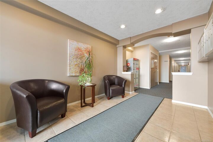 Property Photo:  740 Trunk Rd 105  BC V9L 2R6 