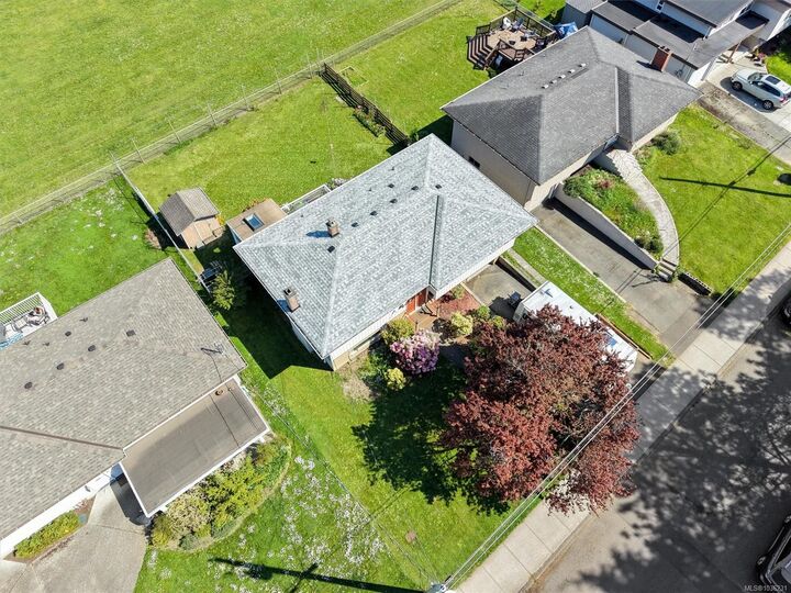 Property Photo:  3917 Ansell Rd  BC V8P 4W1 