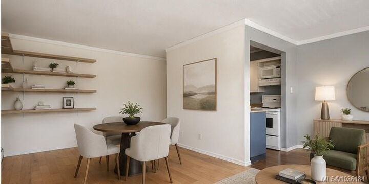 Property Photo:  964 Heywood Ave 111  BC V8V 2Y5 