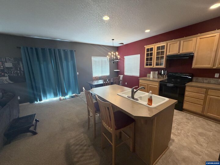 Property Photo:  840 Wild Rose Ct  OR 97351 