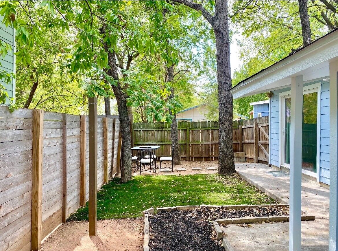 Property Photo:  1606 Walnut Avenue B  TX 78702 