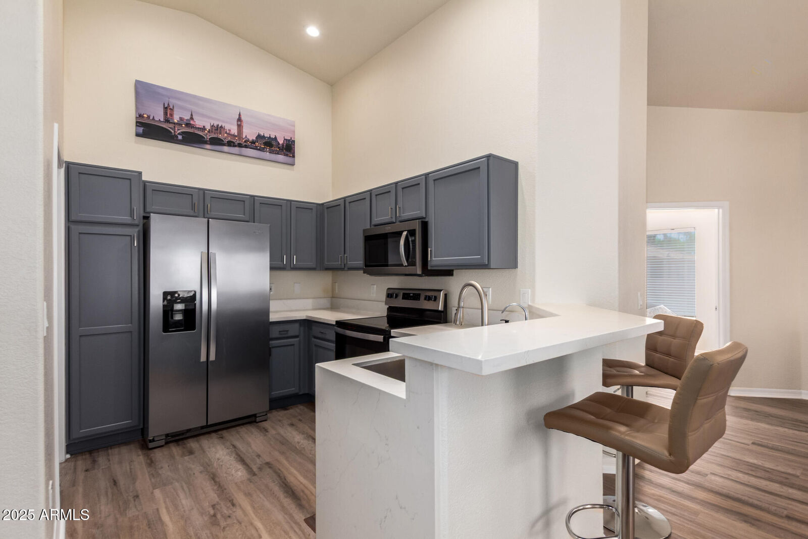 Property Photo: 1406 W Emerald Avenue 120 AZ 85202