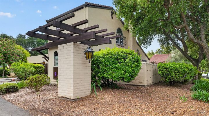 Property Photo:  820 Adobe Drive  CA 95404 
