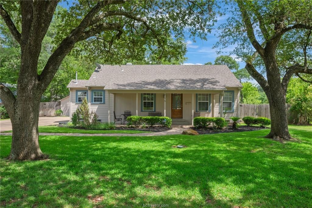Property Photo:  715 Inwood Drive  TX 77802 