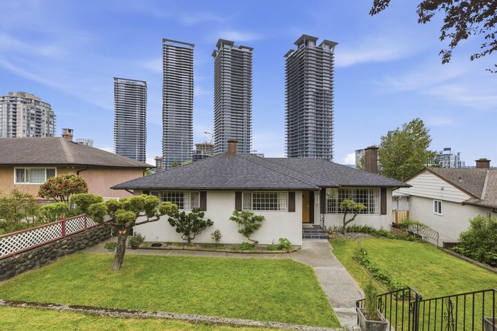 Property Photo:  4782 Ridgelawn Drive  BC V5C 3Y2 