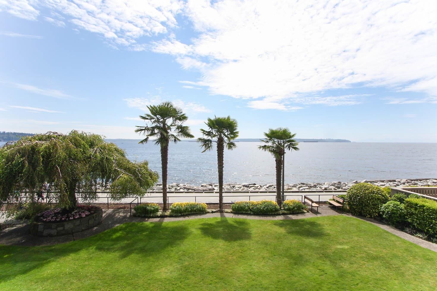 Property Photo:  