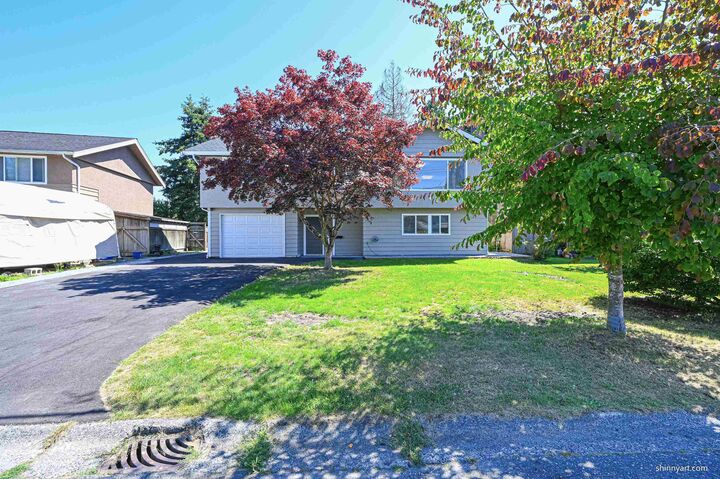 Property Photo: 5546 Maple Crescent BC V4K 1G4