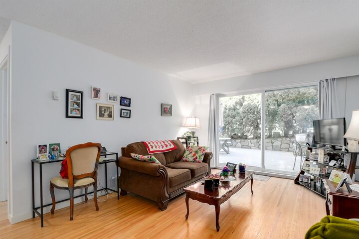 Property Photo:  135 W 21st Street 104  BC V7M 1Z2 