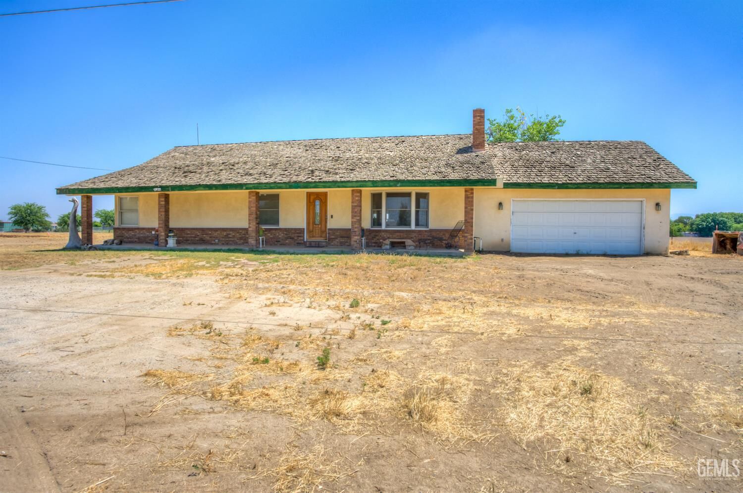 Property Photo:  3045 Emerson Way  CA 93313 