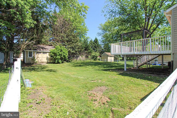Property Photo:  24201 Bush Hill Road  MD 20882 