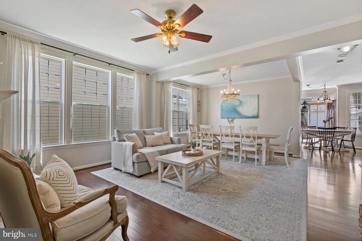 Property Photo: 4933 Breeze Way VA 22025
