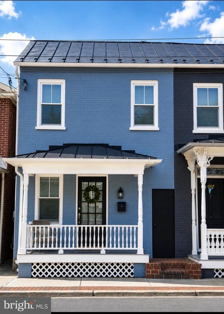 Property Photo: 118 1/2 E Cork Street VA 22601