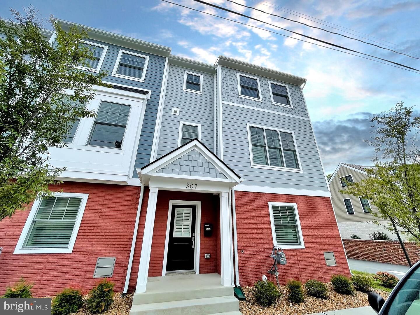 Property Photo:  307 Charles Street  VA 22401 