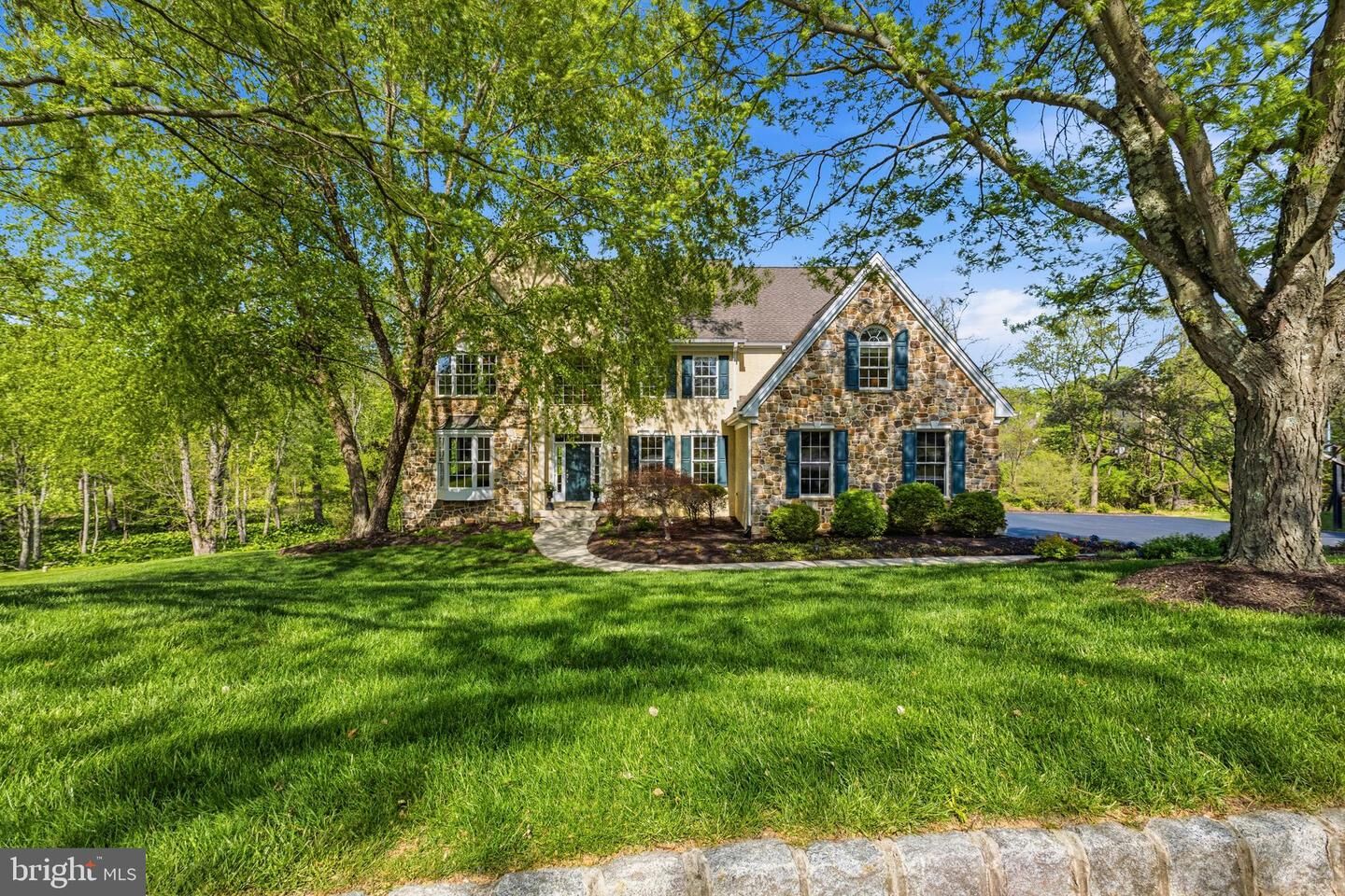 Property Photo:  19 W Branch Lane  PA 19382 