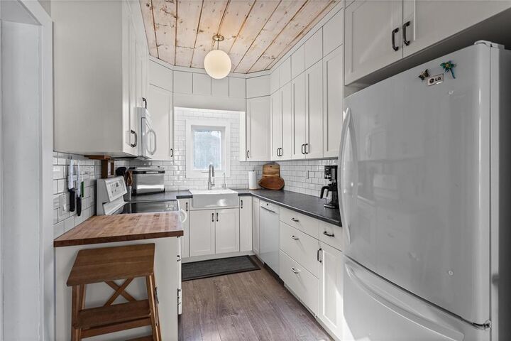 Property Photo:  83 First Street North  MB R0A 1E0 